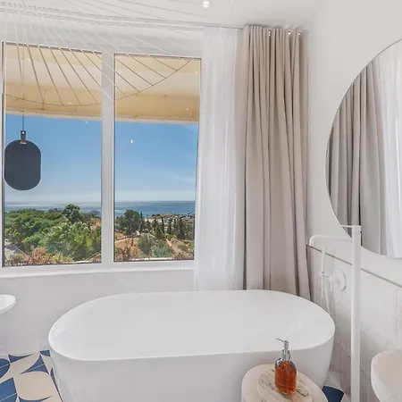 Ocean By Endless Sun I Modern Comfort, Sea View, Wi-fi, Parking, Heating *