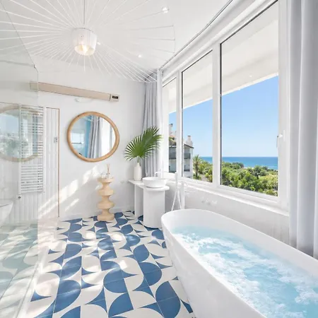 Ocean By Endless Sun I Modern Comfort, Sea View, Wi-fi, Parking, Heating Lägenhet