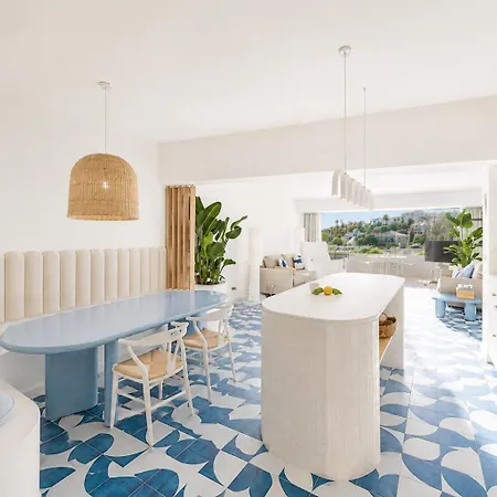 Ocean By Endless Sun I Modern Comfort, Sea View, Wi-fi, Parking, Heating شقة *