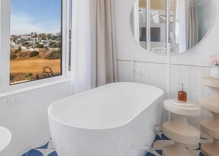 Ocean By Endless Sun I Modern Comfort, Sea View, Wi-fi, Parking, Heating Lagos
