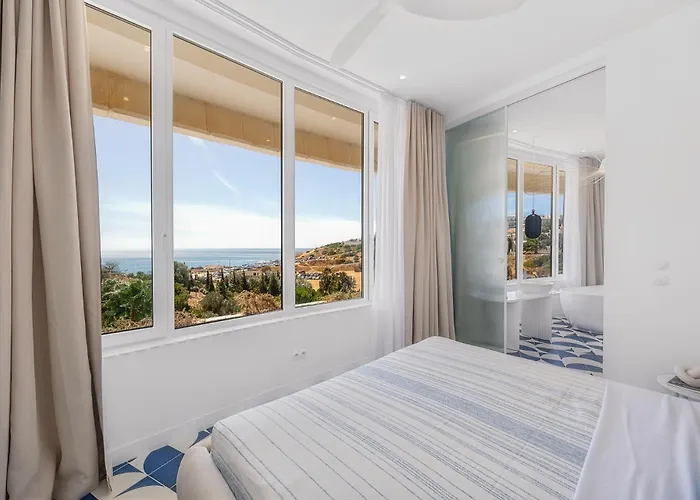 Ocean By Endless Sun I Modern Comfort, Sea View, Wi-fi, Parking, Heating Appartamento *