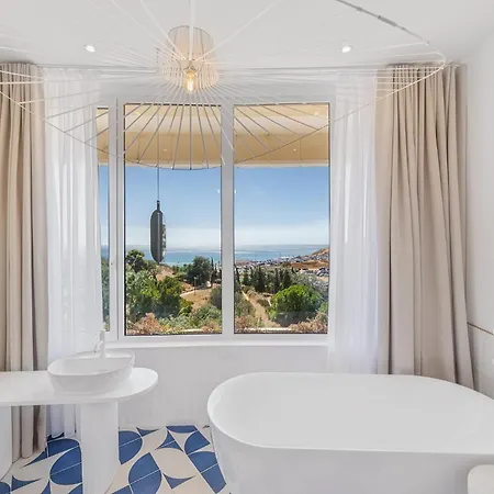 Ocean By Endless Sun I Modern Comfort, Sea View, Wi-fi, Parking, Heating Lagos